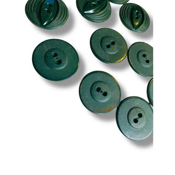 Lot of 11 Midcentury Buttons Assorted Dark Green Plastic Styles Craft Sew 1" - Picture 7 of 7